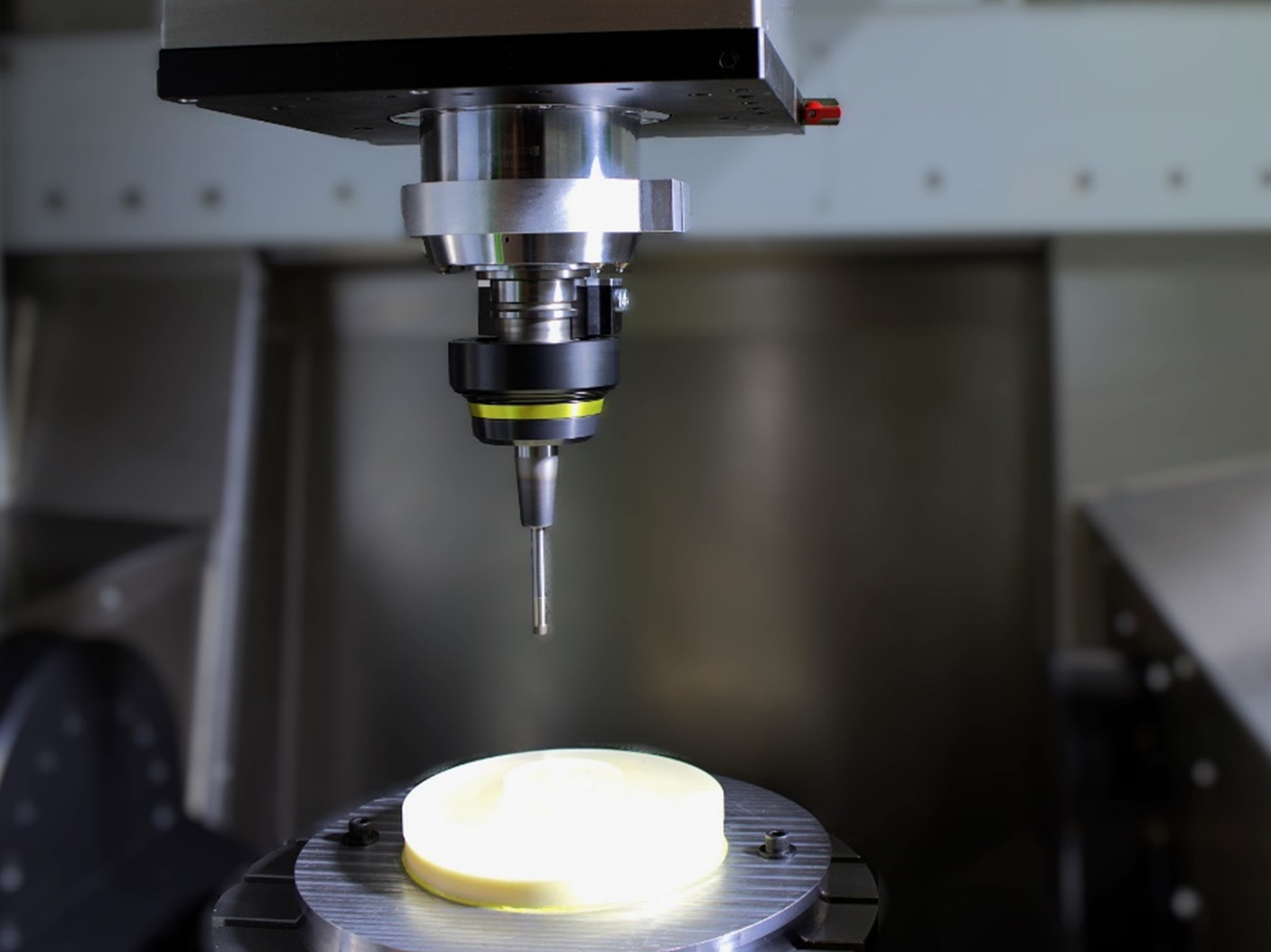 Hybride Zerspanungssysteme für die Fertigung der Zukunft – VibroCut ultrasonic setzt neue Maßstäbe