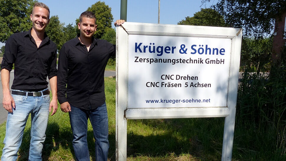 Nico (links) und Kevin Krüger (rechts) sind in der Praxis von Edgecam überzeugt worden. 
