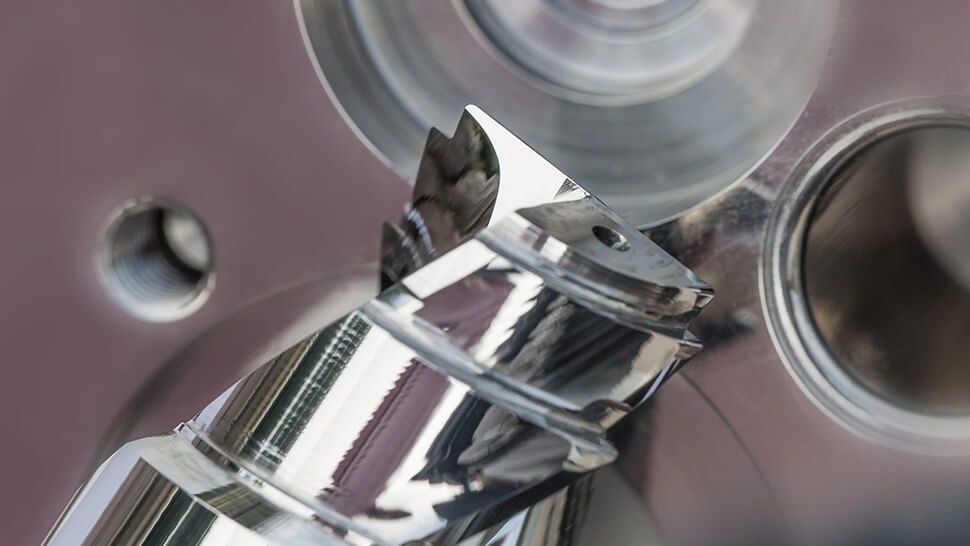 Die HAM Hartmetallwerkzeugfabrik Andreas Maier GmbH setzt mit MMP Technology ein neues Polierverfahren ein. Fotos: HAM